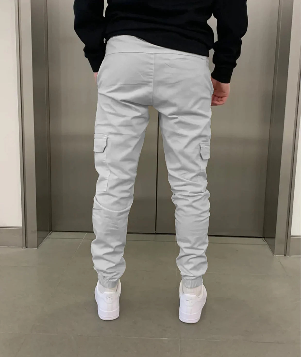 PANTALÓN CARGO DE CORTE JOGGER