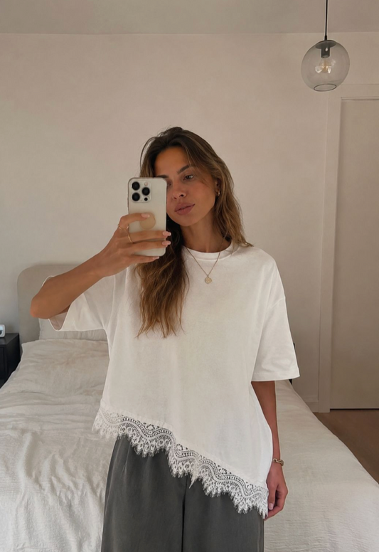 LEONA™ | Camiseta con encaje